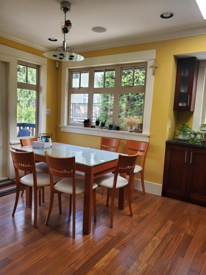 Elegant, Sunny Modern Home With Skylights - Kitsilano, Vancouver Luaran gambar