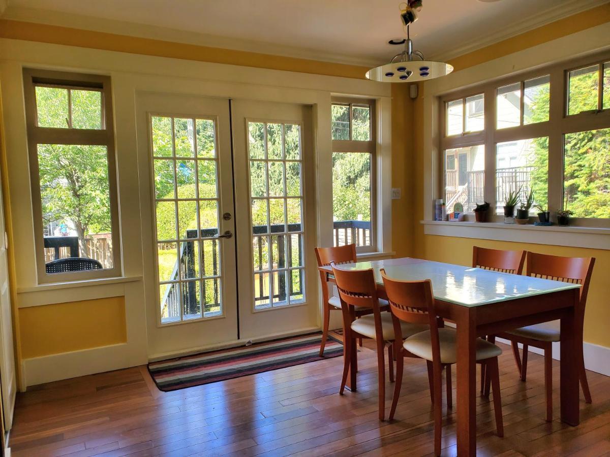 Elegant, Sunny Modern Home With Skylights - Kitsilano, Vancouver Luaran gambar