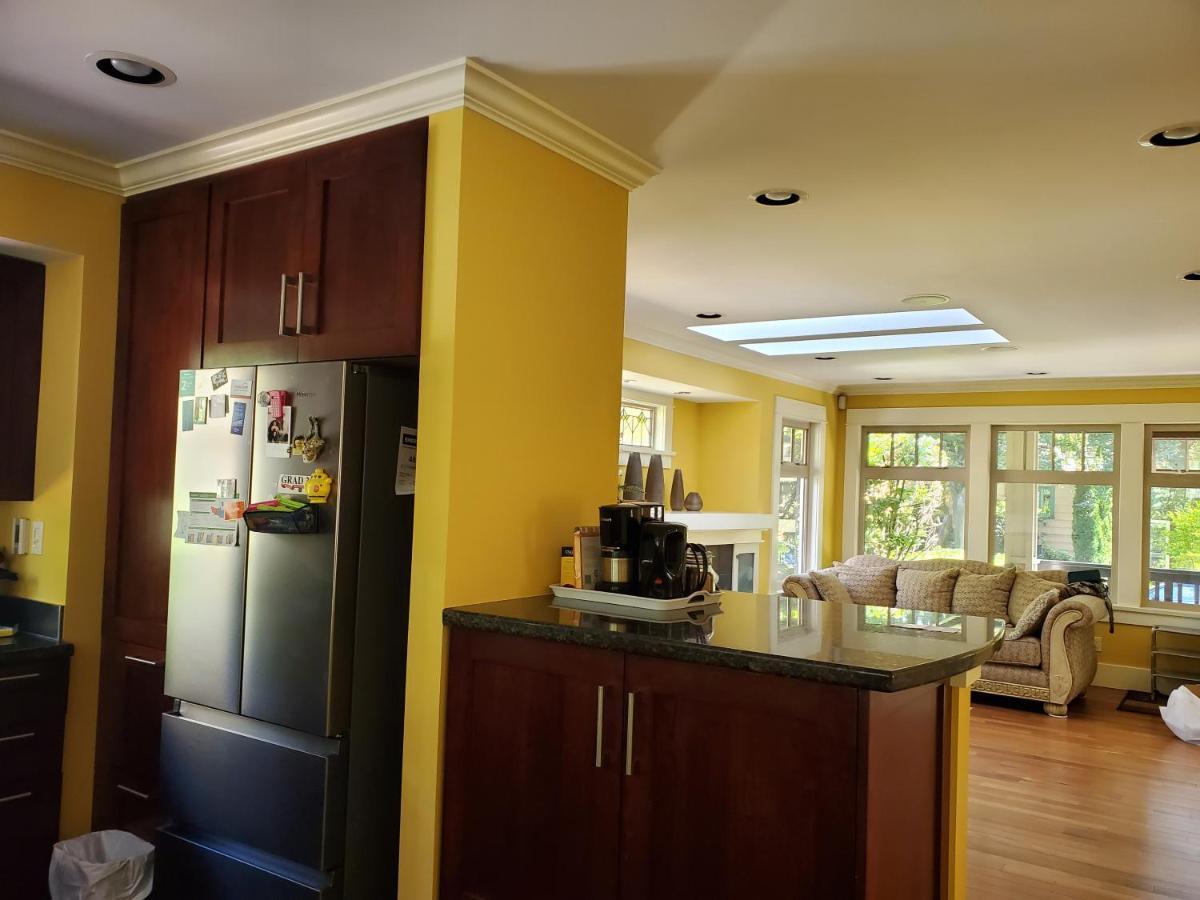 Elegant, Sunny Modern Home With Skylights - Kitsilano, Vancouver Luaran gambar